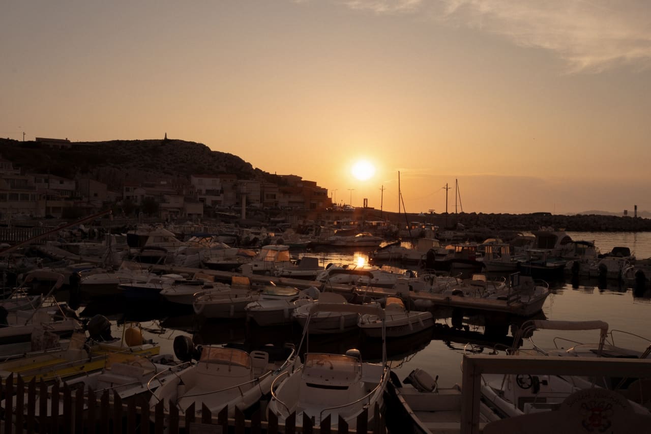 Coucher de soleil sur le port des Goudes